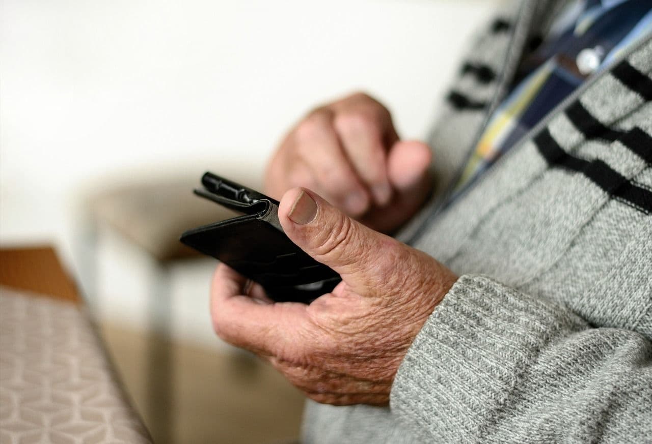old man phone